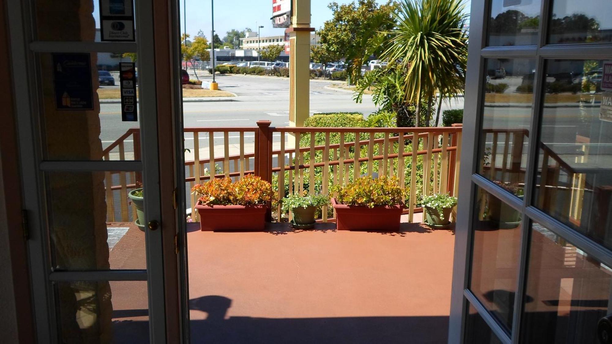 Hitching Post Studios Inn Santa Cruz Exterior photo