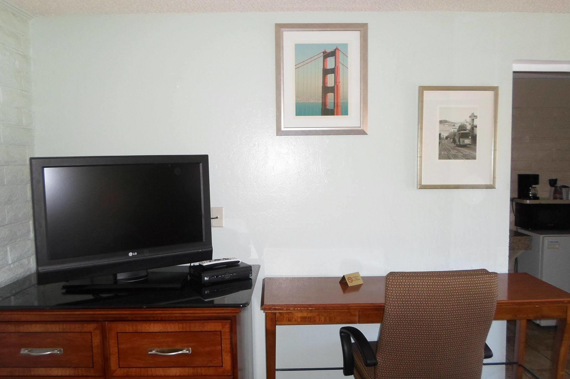 Hitching Post Studios Inn Santa Cruz Exterior photo