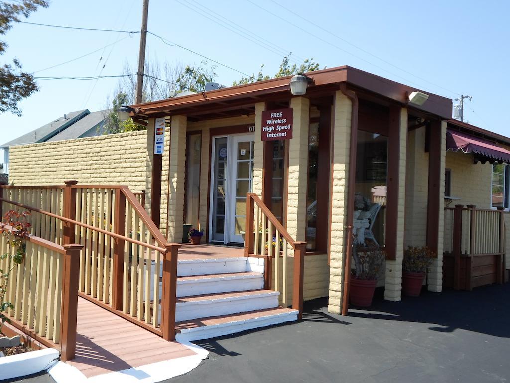 Hitching Post Studios Inn Santa Cruz Exterior photo